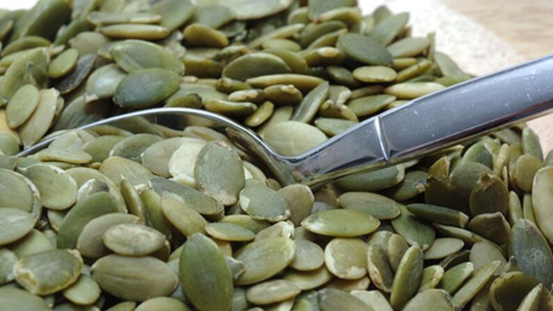 I rimedi per la prostatite sono preparati con semi di zucca sbucciati ed essiccati